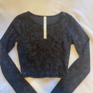 Lululemon wunder train too, size 2
